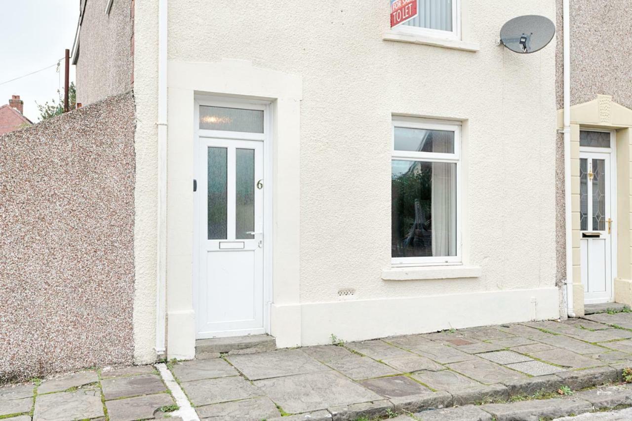Free Parking, Spacious Living Room, Garden Swansea Buitenkant foto
